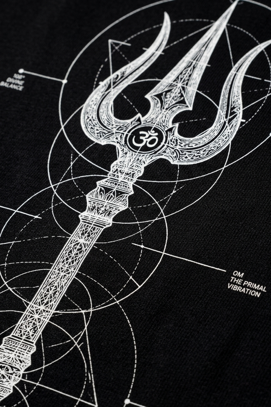 Triguna / Black / Oversized Tee