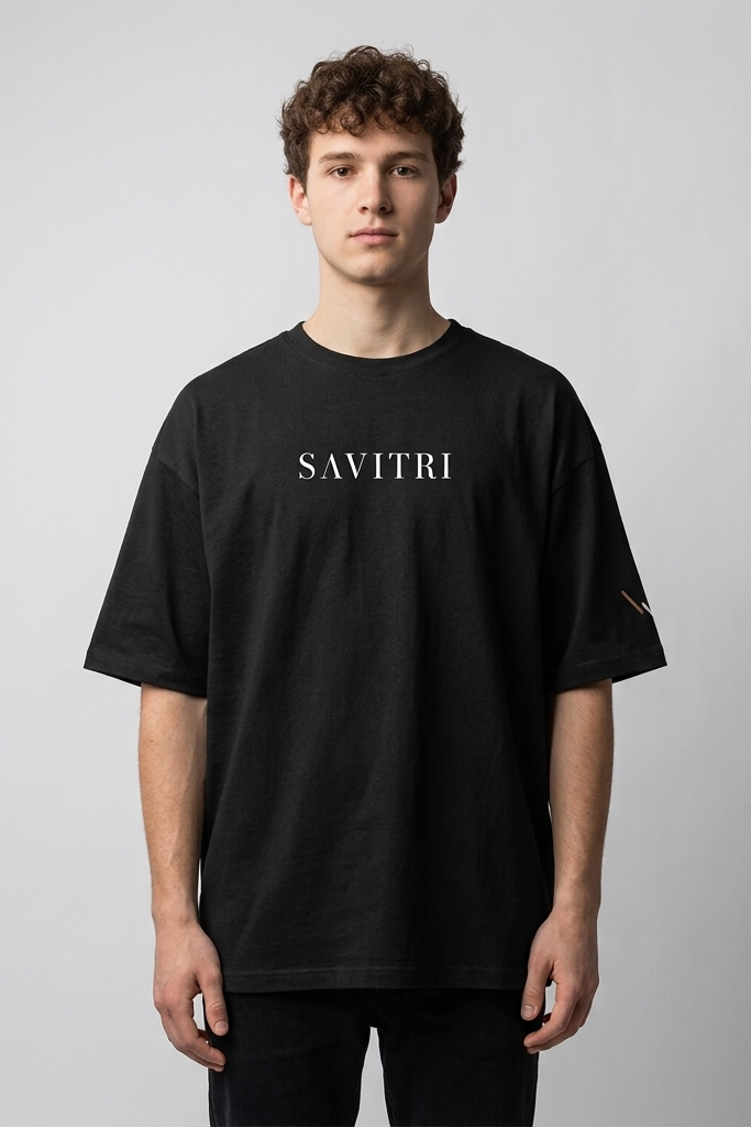 Savitri / Black / Oversized Tee
