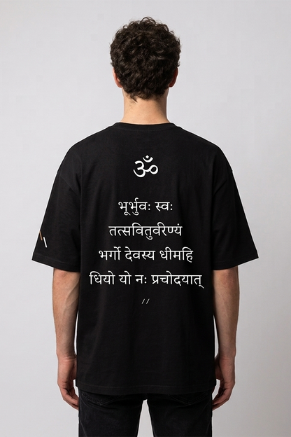 Savitri / Black / Oversized Tee