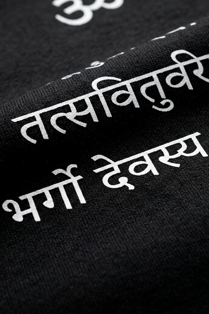 Savitri / Black / Oversized Tee