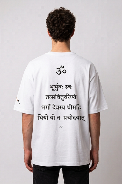 Savitri / White / Oversized Tee