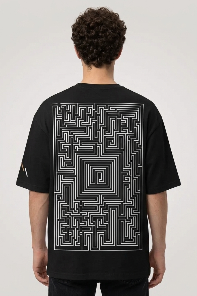 Labyrinth / Black / Oversized Tee